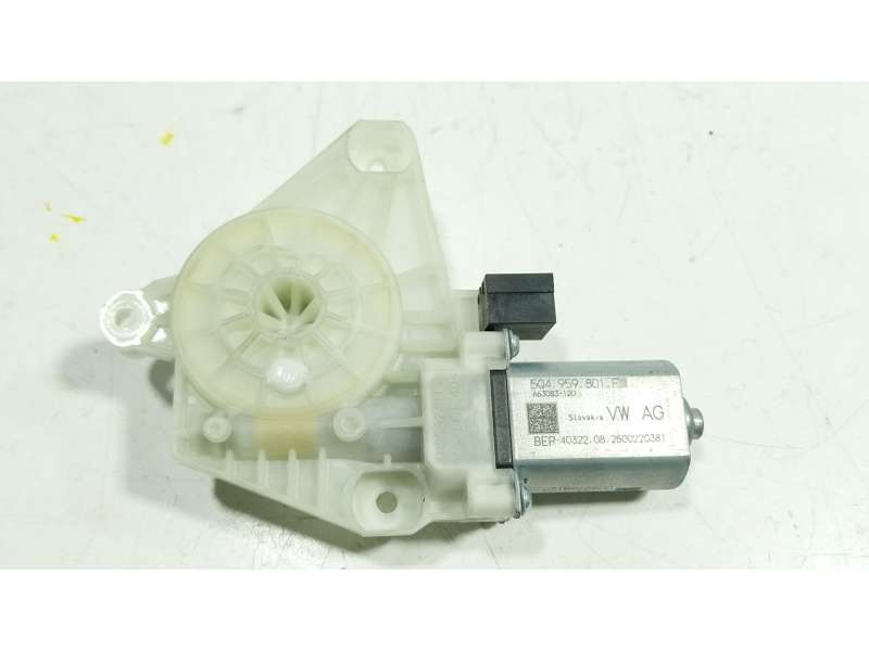 Recambio de motor elevalunas trasero izquierdo para volkswagen tiguan 2.0 tdi referencia OEM IAM  5Q4959801F 