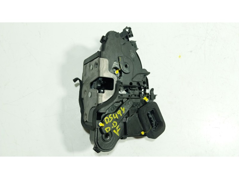 Recambio de cerradura puerta delantera derecha para volkswagen tiguan 2.0 tdi referencia OEM IAM  3J1837016A 