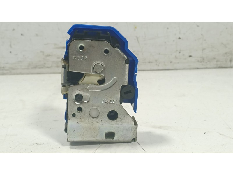 Recambio de cerradura puerta delantera derecha para fiat 500l (351_, 352_) 1.4 (199lyb1b) referencia OEM IAM   