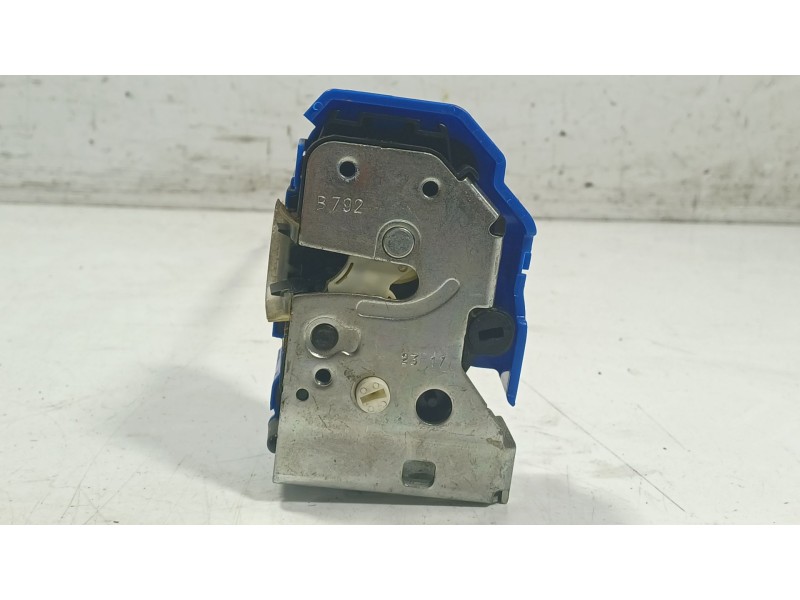 Recambio de cerradura puerta trasera derecha para fiat 500l (351_, 352_) 1.4 (199lyb1b) referencia OEM IAM   
