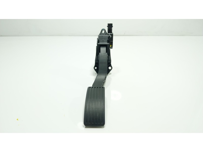 Recambio de potenciometro pedal para omoda omoda5 hev referencia OEM IAM  204002183AA 
