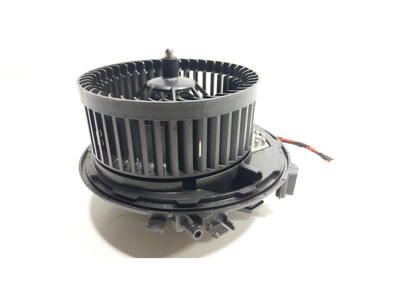 Recambio de motor calefaccion para volkswagen tiguan 2.0 tdi referencia OEM IAM  5WB819021D 