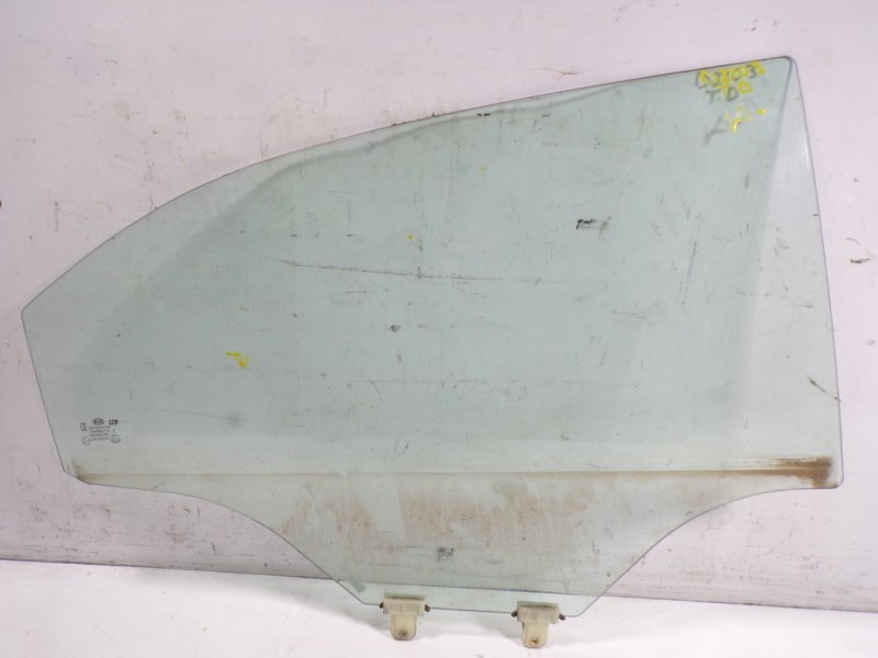 Recambio de cristal puerta trasero derecho para kia rio concept referencia OEM IAM 834211W210  