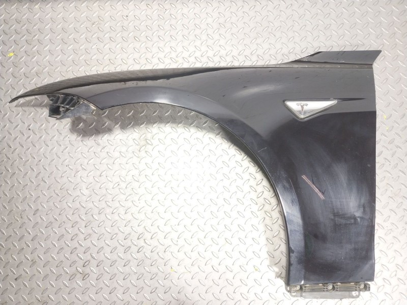 Recambio de aleta delantera izquierda para tesla model s (5yjs) 85d awd referencia OEM IAM   