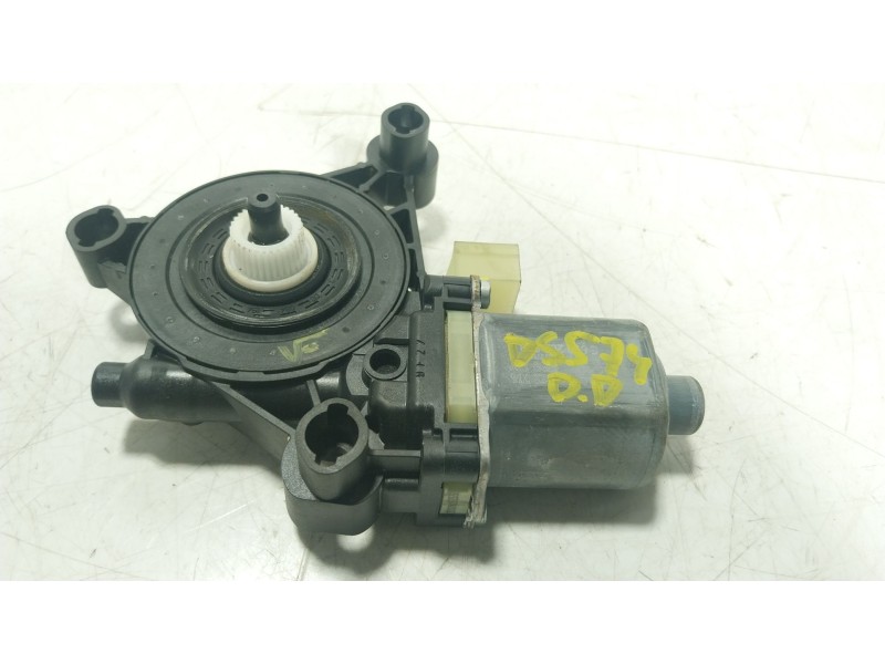 Recambio de motor elevalunas delantero derecho para volkswagen golf viii (cd1, da1) 2.0 tdi referencia OEM IAM  5Q0959802A 