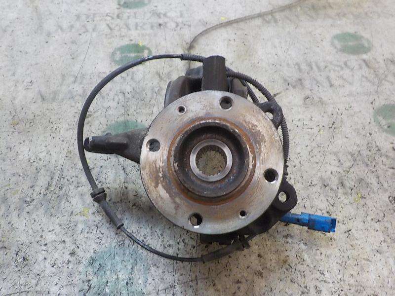 Recambio de mangueta delantera derecha para peugeot 207 1.6 16v hdi referencia OEM IAM   