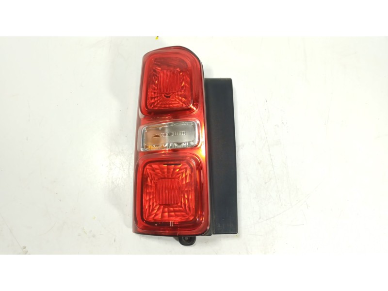 Recambio de piloto trasero izquierdo para citroën spacetourer autobús (v_) 1.5 bluehdi 120 referencia OEM IAM  9808243180 