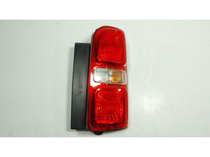 Recambio de piloto trasero derecho para citroën jumpy iii furgoneta (v_) 1.5 bluehdi 120 referencia OEM IAM  9808243080 
