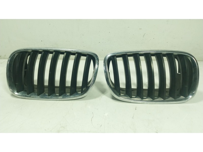 Recambio de rejilla para bmw x5 (e70) 3.0 d referencia OEM IAM  51137171396 