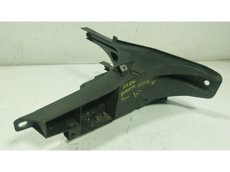 Recambio de soporte faro izquierdo para bmw x5 (e70) 3.0 d referencia OEM IAM  51127157983 