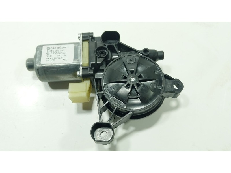 Recambio de motor elevalunas delantero izquierdo para porsche macan (95b) 2.0 referencia OEM IAM  5Q0959801C 