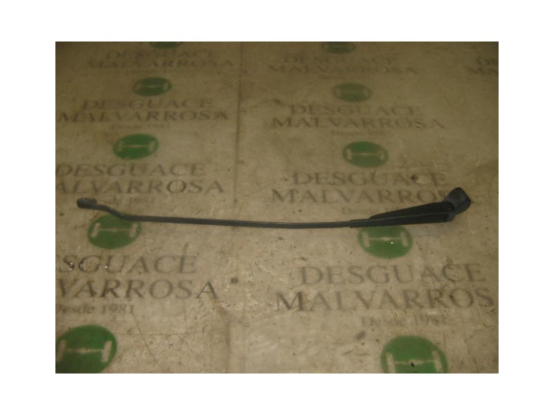 Recambio de brazo limpia delantero derecho para opel corsa b sport referencia OEM IAM   