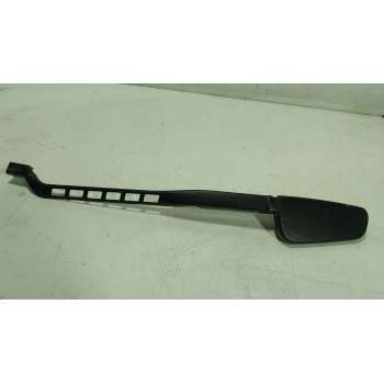 BRAZO LIMPIA DELANTERO DERECHO A1668200944 