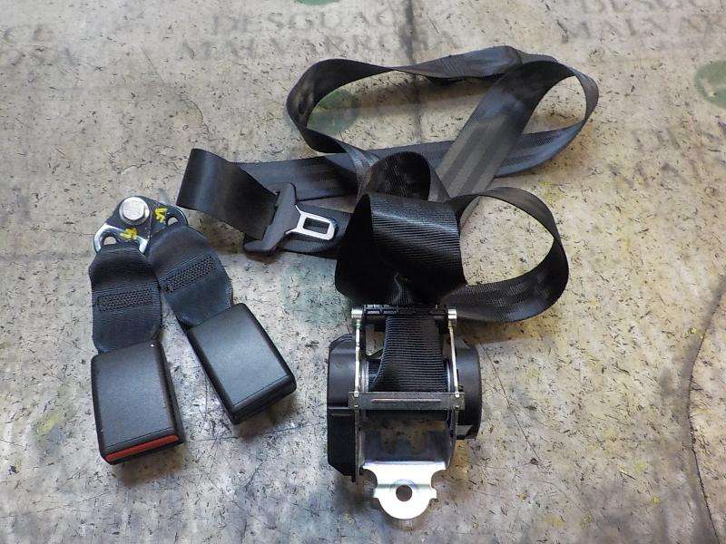 Recambio de cinturon seguridad trasero izquierdo para dacia sandero 0.9 tce cat referencia OEM IAM 888416959R  