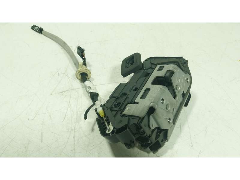 Recambio de cerradura puerta delantera derecha para volkswagen golf viii (cd1, da1) 2.0 tdi referencia OEM IAM  5TB837016E 
