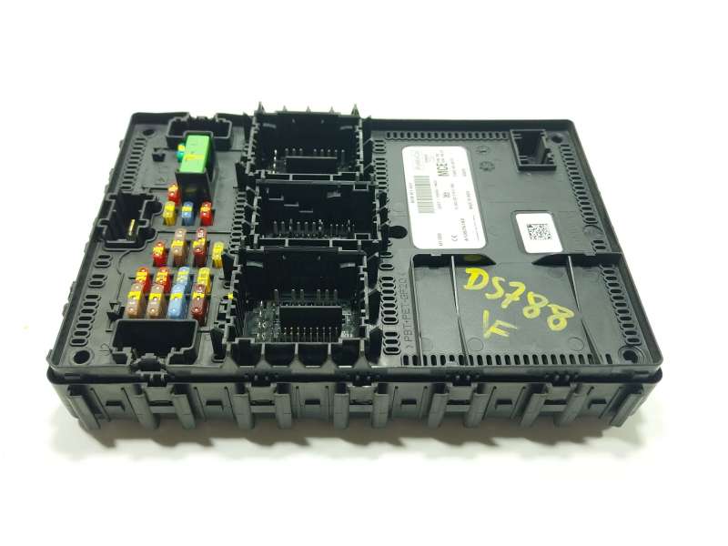 Recambio de caja reles / fusibles para ford ka+ iii (uk, fk) 1.2 referencia OEM IAM 2424200 JU5T15604MCE 