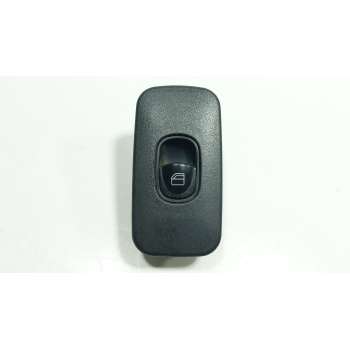 MANDO ELEVALUNAS DELANTERO DERECHO A4638202810 