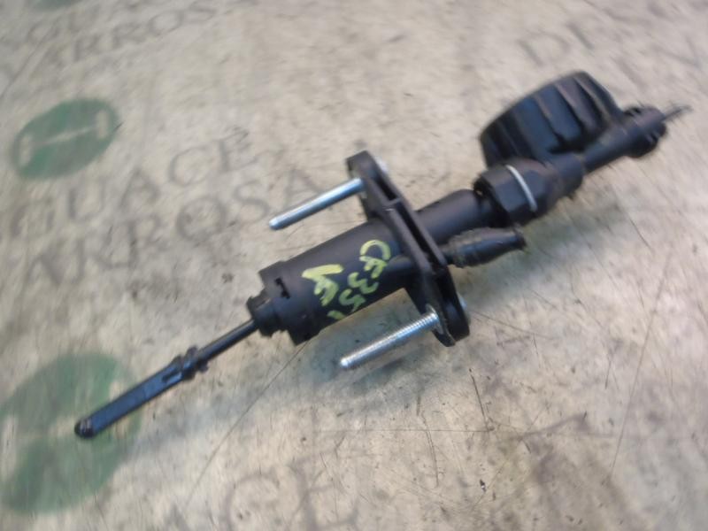 Recambio de bomba embrague para opel astra j lim. 1.7 16v cdti referencia OEM IAM   