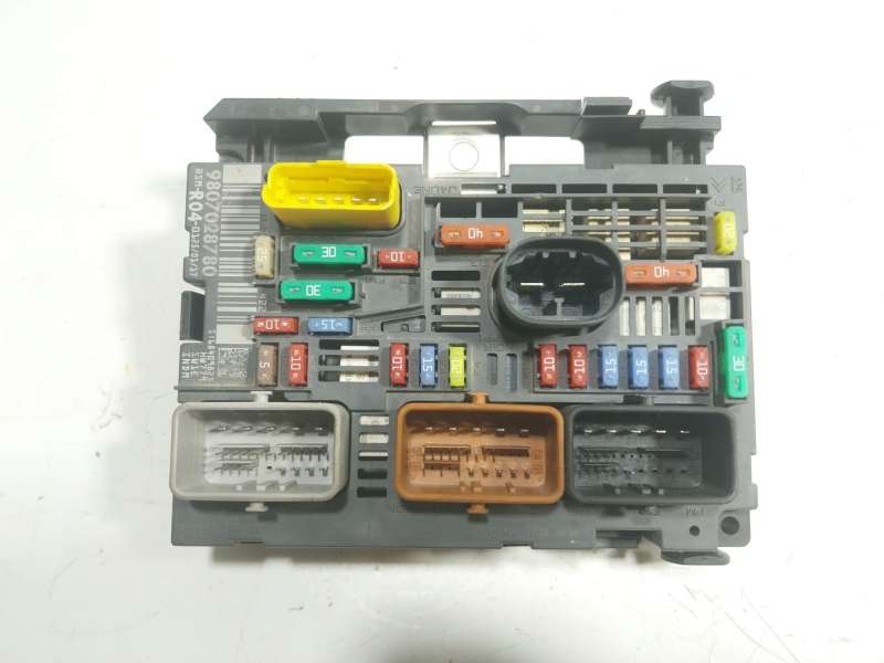 Recambio de caja reles / fusibles para peugeot partner furgoneta/monovolumen 1.6 hdi referencia OEM IAM  9807028780 