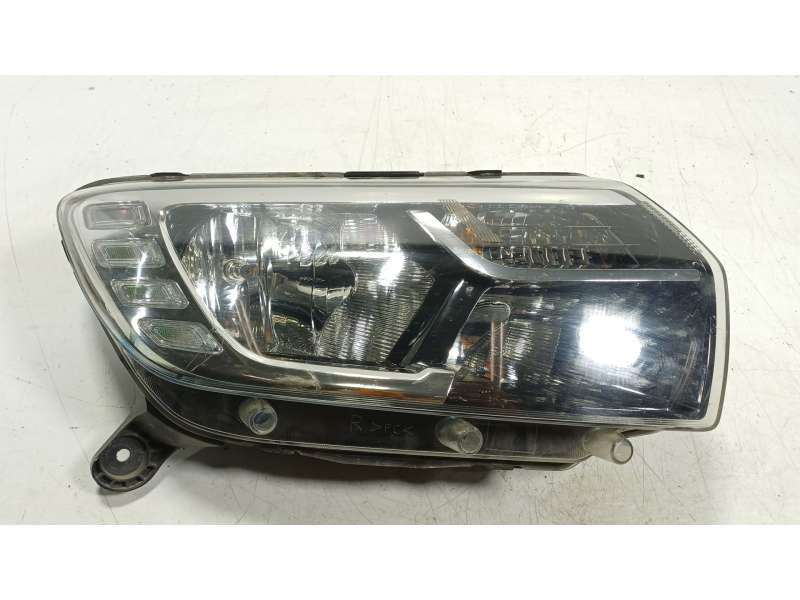 Recambio de faro derecho para dacia sandero ii (b8_) tce 90 (b8m1, b8ma) referencia OEM IAM  260103529R 