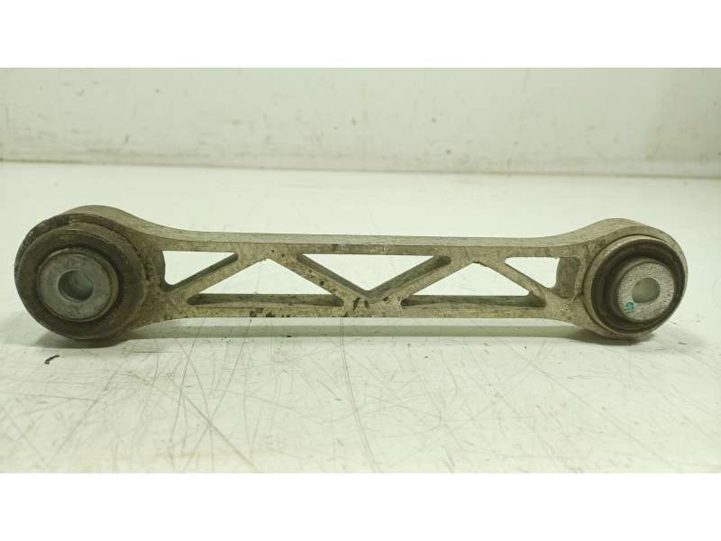 Recambio de brazo suspension superior trasero derecho para tesla model s (5yjs) 85d awd referencia OEM IAM  104396400C 