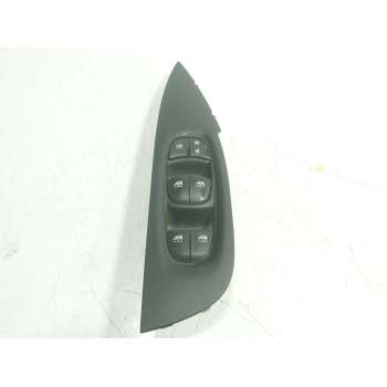 MANDO ELEVALUNAS DELANTERO IZQUIERDO 25401HV02B 