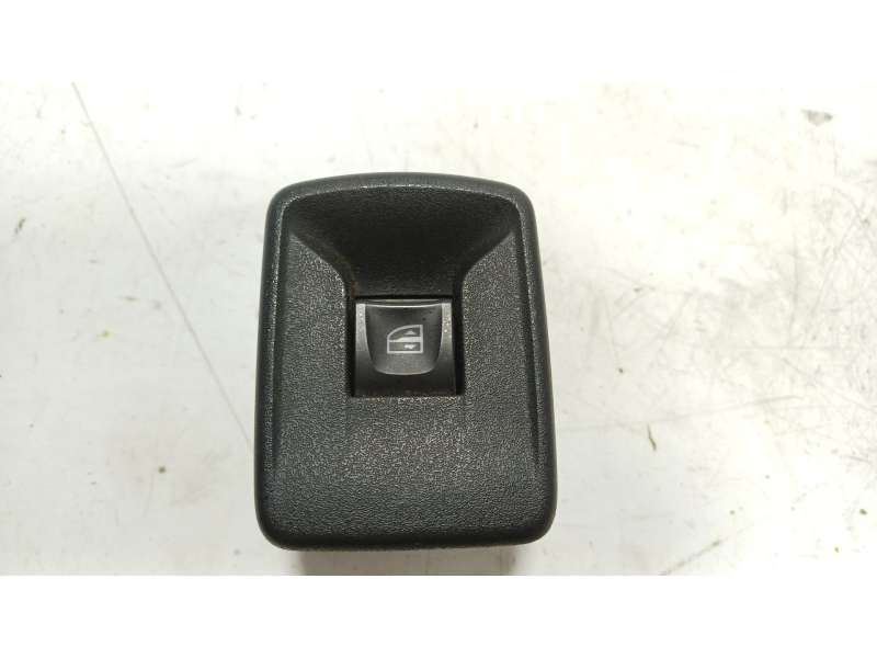 Recambio de mando elevalunas delantero derecho para dacia sandero ii (b8_) tce 90 (b8m1, b8ma) referencia OEM IAM  2823R 