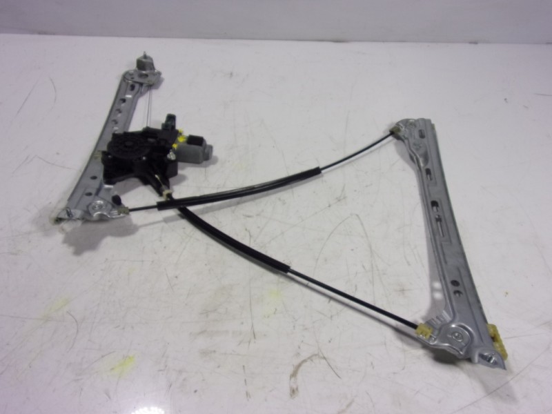 Recambio de elevalunas delantero izquierdo para renault megane iv berlina 5p 1.3 tce cat referencia OEM IAM 807215959R 807215959