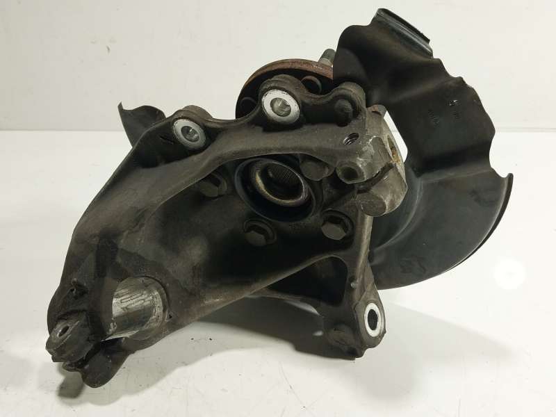 Recambio de mangueta delantera izquierda para volvo v40 cross country (526) d3 referencia OEM IAM   