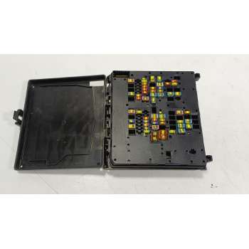 CAJA RELES / FUSIBLES NX6T14D068EHA 