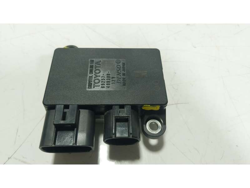 Recambio de modulo electronico para toyota yaris (_p21_, _pa1_, _ph1_) 1.5 hybrid (mxph10) referencia OEM IAM  89257K0020 