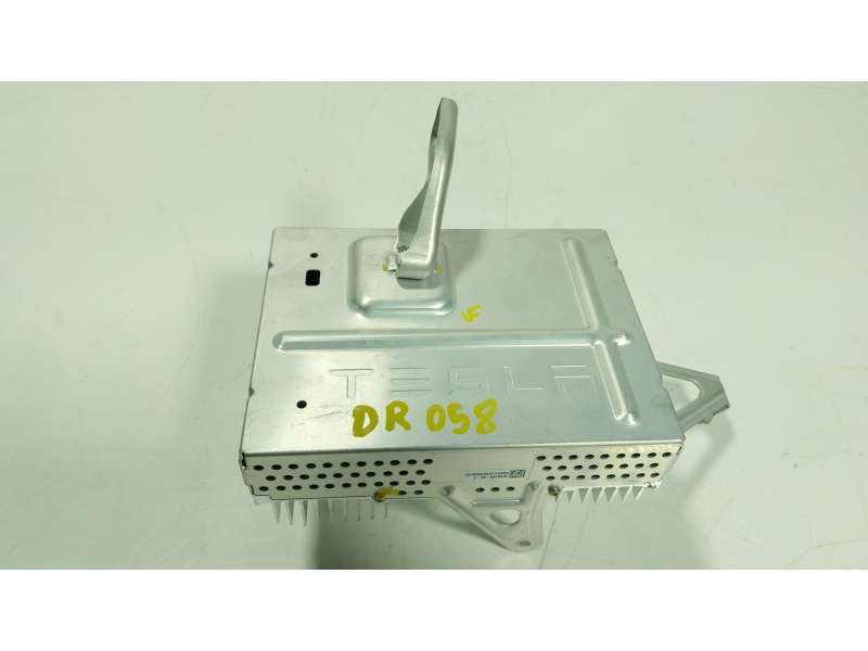 Recambio de modulo electronico para tesla model 3 ev referencia OEM IAM  107974800F 