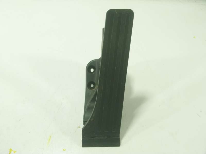 Recambio de potenciometro pedal para mercedes-benz clase c t-model (s205) c 180 (205.240) referencia OEM IAM  A2053000004 