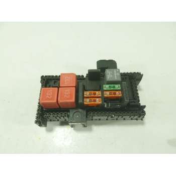 CAJA RELES / FUSIBLES A2059068501 