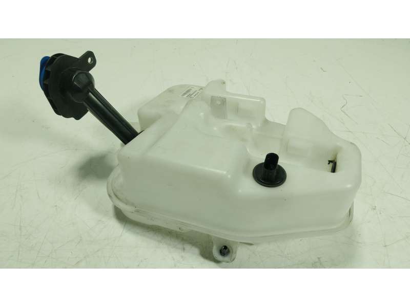Recambio de deposito limpia para porsche taycan (y1a) 4s referencia OEM IAM  2082530248 