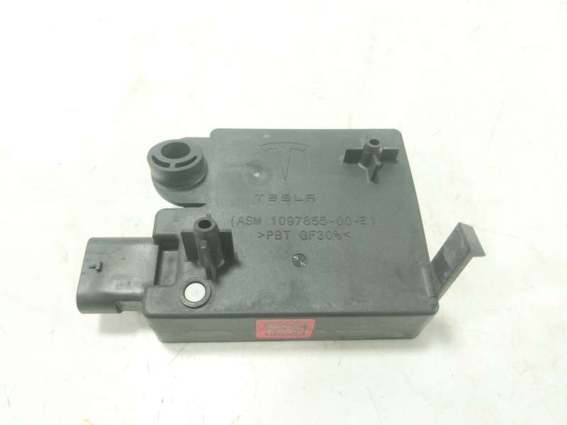 Recambio de modulo electronico para tesla model 3 ev awd referencia OEM IAM  109785500F 
