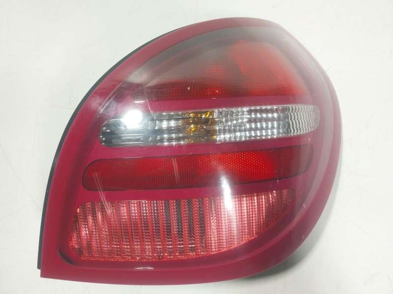 Recambio de piloto trasero derecho para nissan almera ii hatchback (n16) 1.5 referencia OEM IAM  26550BN011R 
