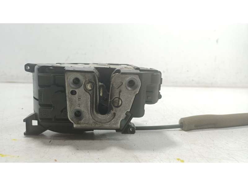Recambio de cerradura puerta delantera derecha para nissan interstar furgoneta (x62b) dci 135 referencia OEM IAM 8050200Q1H 8050