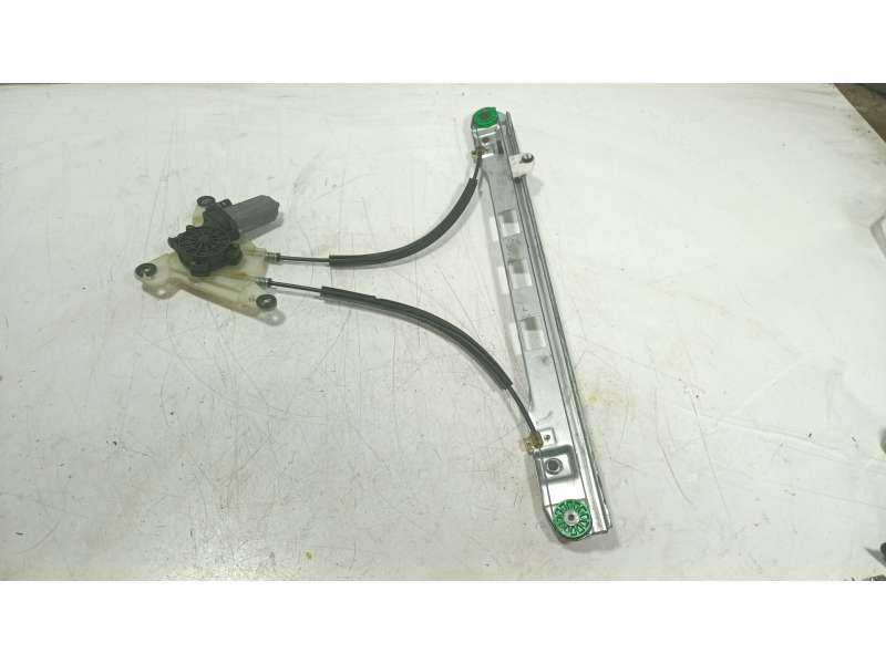 Recambio de elevalunas delantero derecho para nissan interstar furgoneta (x62b) dci 135 referencia OEM IAM 8070000Q0H 807200008R