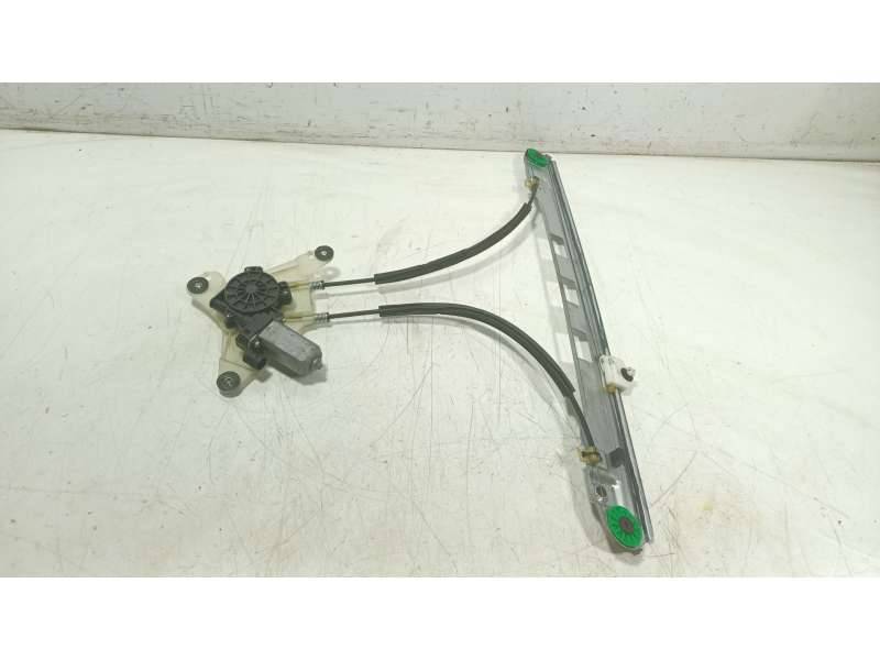 Recambio de elevalunas delantero izquierdo para nissan interstar furgoneta (x62b) dci 135 referencia OEM IAM 8070100Q0H 80721000