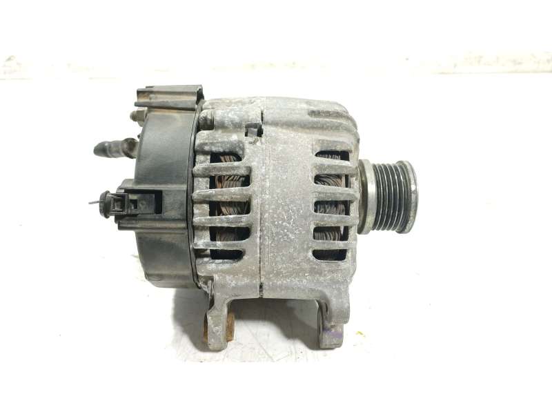Recambio de alternador para audi a4 b9 avant (8w5, 8wd) 35 tdi referencia OEM IAM 04L903024 04L903024 