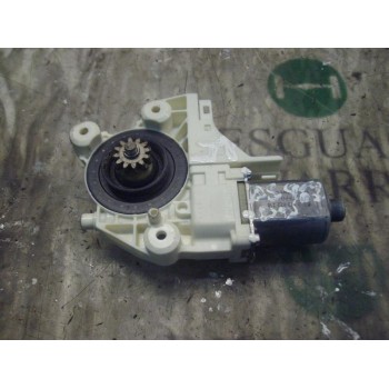 MOTOR ELEVALUNAS DELANTERO DERECHO 