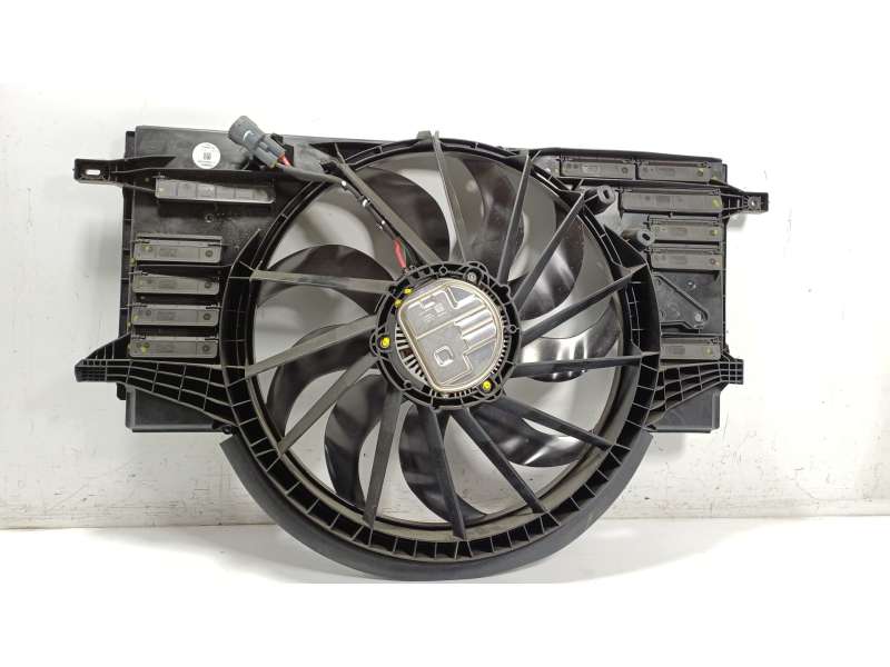 Recambio de electroventilador para volkswagen amarok (t1a, t1b) 3.0 tdi 4motion referencia OEM IAM 2HJ121203D MB3G8C607CD 