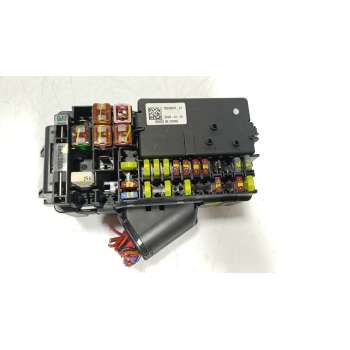 CAJA RELES / FUSIBLES 1553369701 
