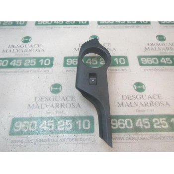 MANDO ELEVALUNAS TRASERO DERECHO 84810F4030 