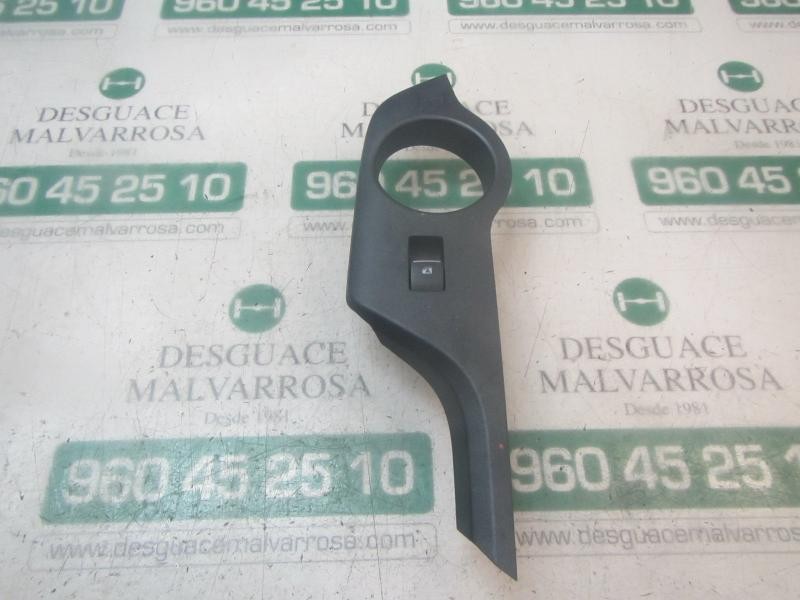 Recambio de mando elevalunas trasero derecho para toyota c-hr hybrid active referencia OEM IAM 84810F4030  