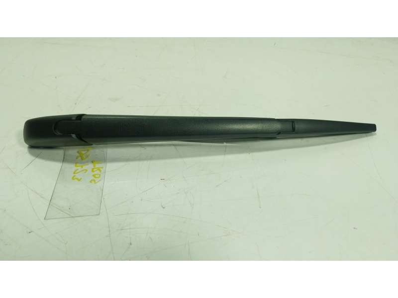 Recambio de brazo limpia trasero para toyota yaris (_p21_, _pa1_, _ph1_) 1.5 hybrid (mxph10) referencia OEM IAM 85241K0010  