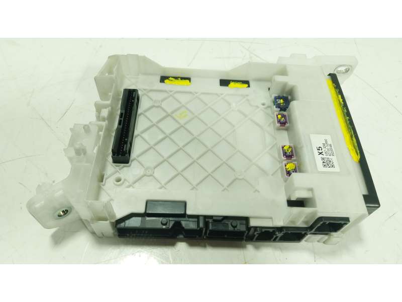 Recambio de caja reles / fusibles para toyota yaris (_p21_, _pa1_, _ph1_) 1.5 hybrid (mxph10) referencia OEM IAM 8273052R90 8273