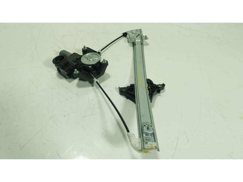 Recambio de elevalunas delantero derecho para toyota yaris (_p21_, _pa1_, _ph1_) 1.5 hybrid (mxph10) referencia OEM IAM 698100D6