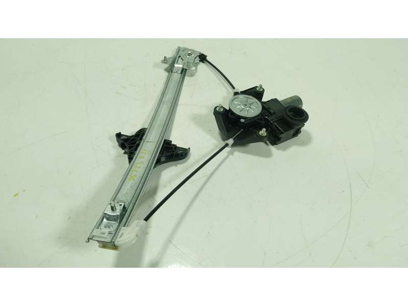 Recambio de elevalunas delantero izquierdo para toyota yaris (_p21_, _pa1_, _ph1_) 1.5 hybrid (mxph10) referencia OEM IAM 698200